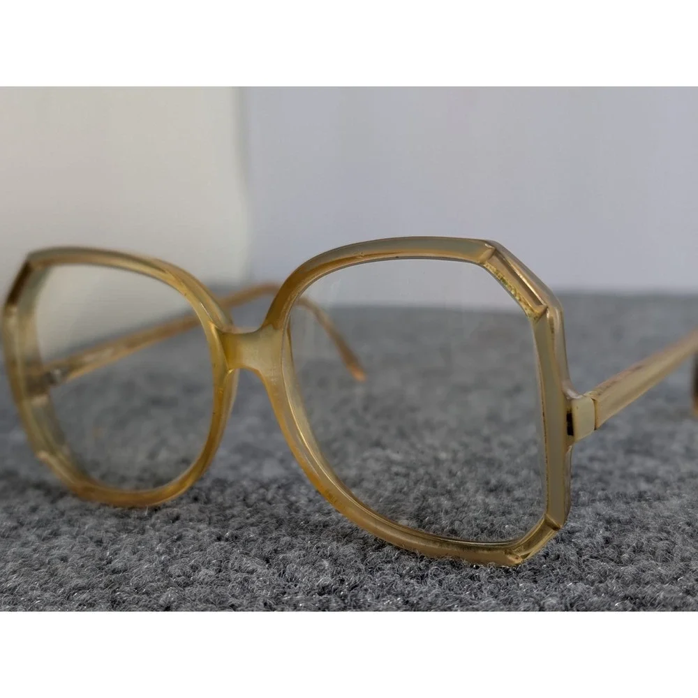 Vintage Tura Eyeglass Frames Canada 140‎ Geometric Pearl White Accent